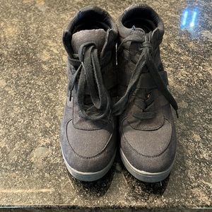 Women’s high top navy sneakers size 7